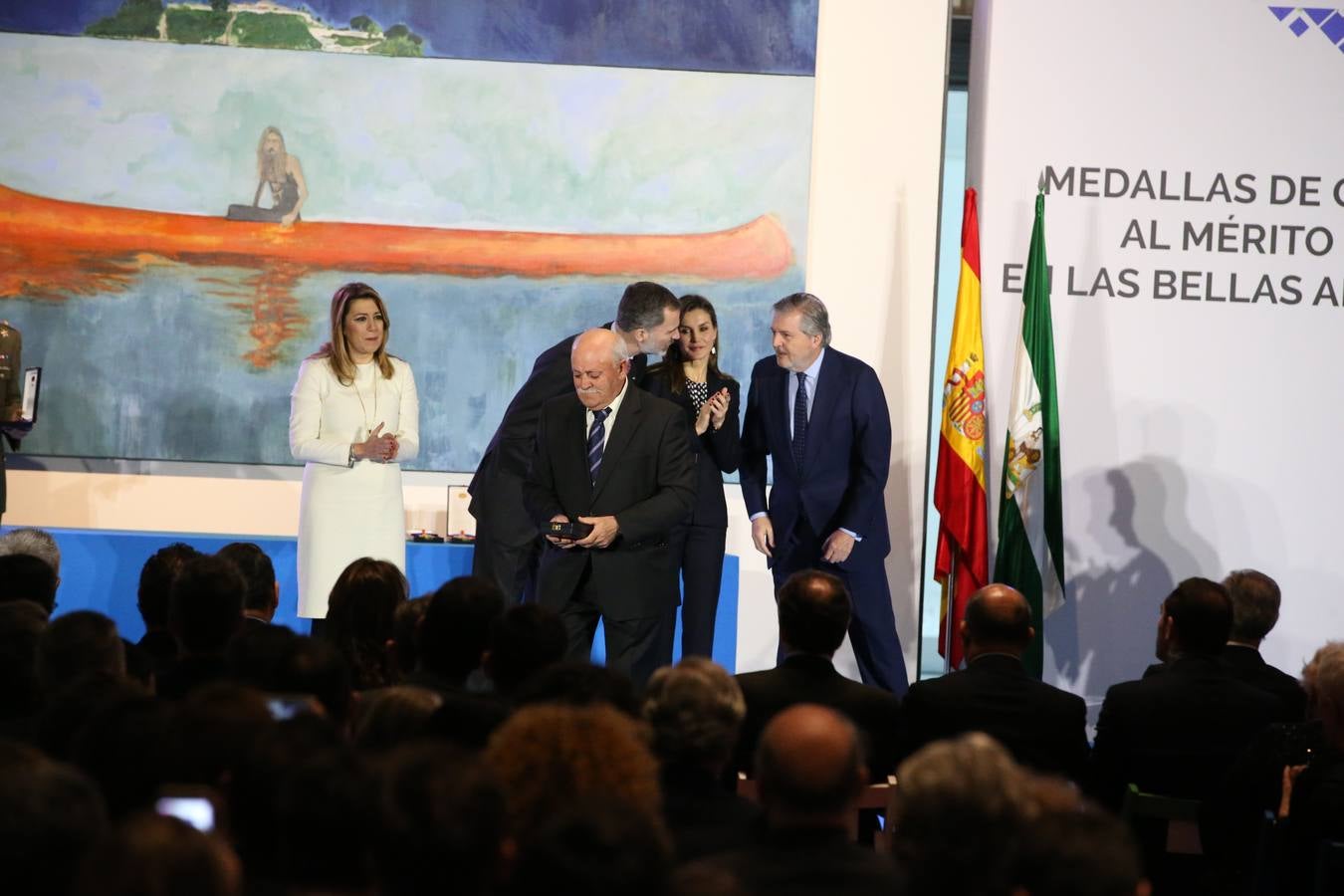 Don Felipe y Doña Letizia presiden la ceremonia en el Pompidou