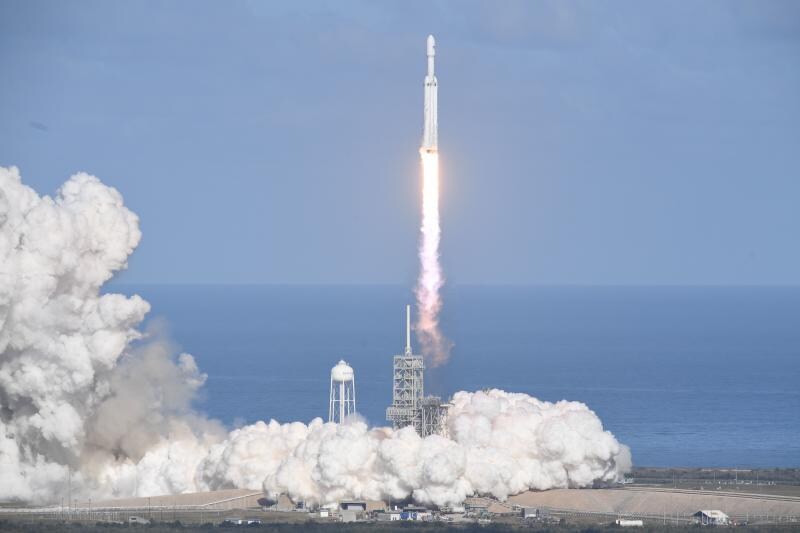 El lanzamiento del Falcon Heavy, en imágenes