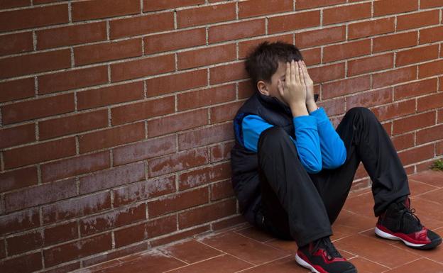 Siete errores que cometen los padres de niños introvertidos: esto es lo que debes evitar