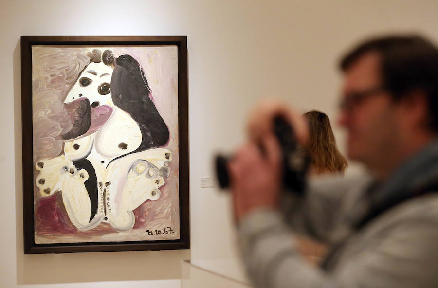 El Museo Picasso Málaga ha inaugurado la exposición 'Y Fellini soñó con Picasso', una muestra de dibujos, películas, fotografías y otros documentos del director de cine italiano que se unen a las esculturas, dibujos y obra gráfica de Picasso.