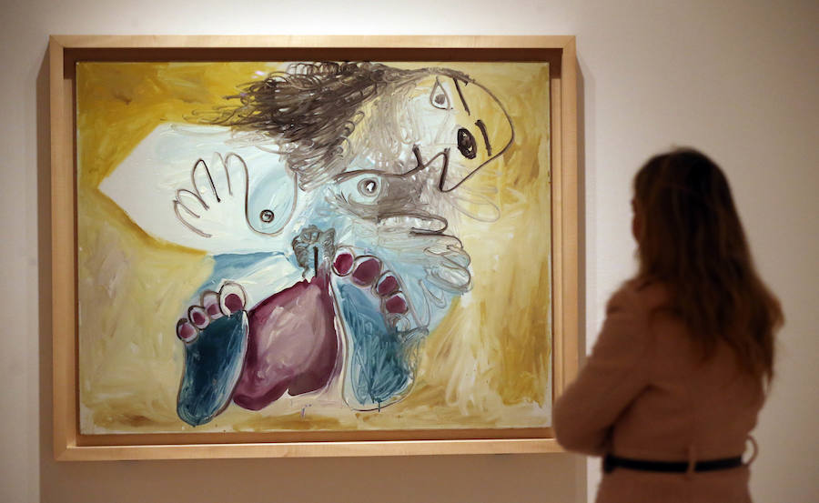 El Museo Picasso Málaga ha inaugurado la exposición 'Y Fellini soñó con Picasso', una muestra de dibujos, películas, fotografías y otros documentos del director de cine italiano que se unen a las esculturas, dibujos y obra gráfica de Picasso.