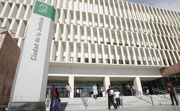 «Mi hijo es un crío normal, de buenas notas, y ahora tiene que ir al psicólogo»