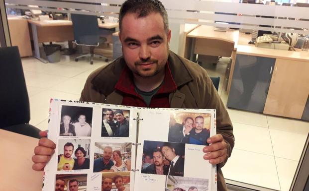 Fran Falcón muestra sus fotos con famosos.