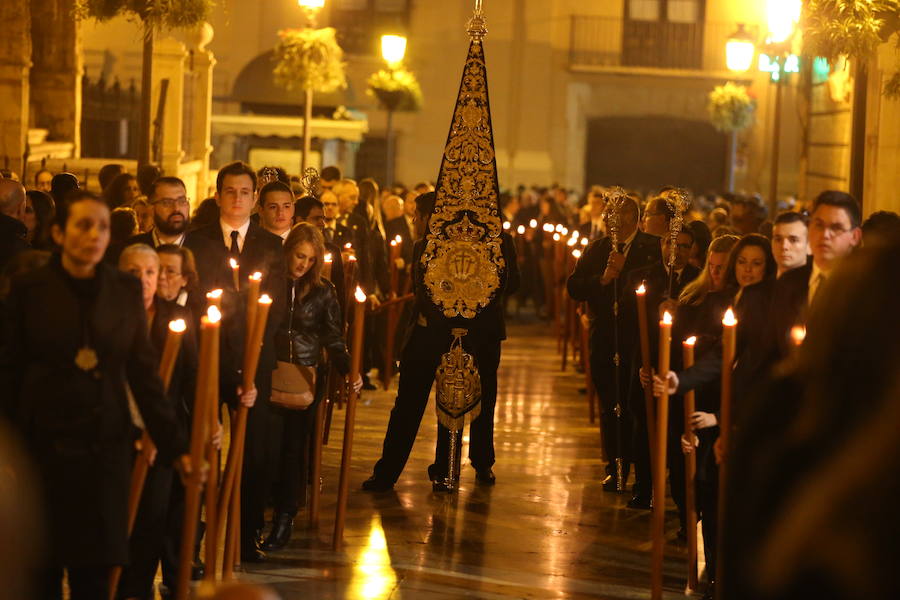 La imagen, que cumple 25 años, ha visitado la Catedral para presidir el rezo de las estaciones