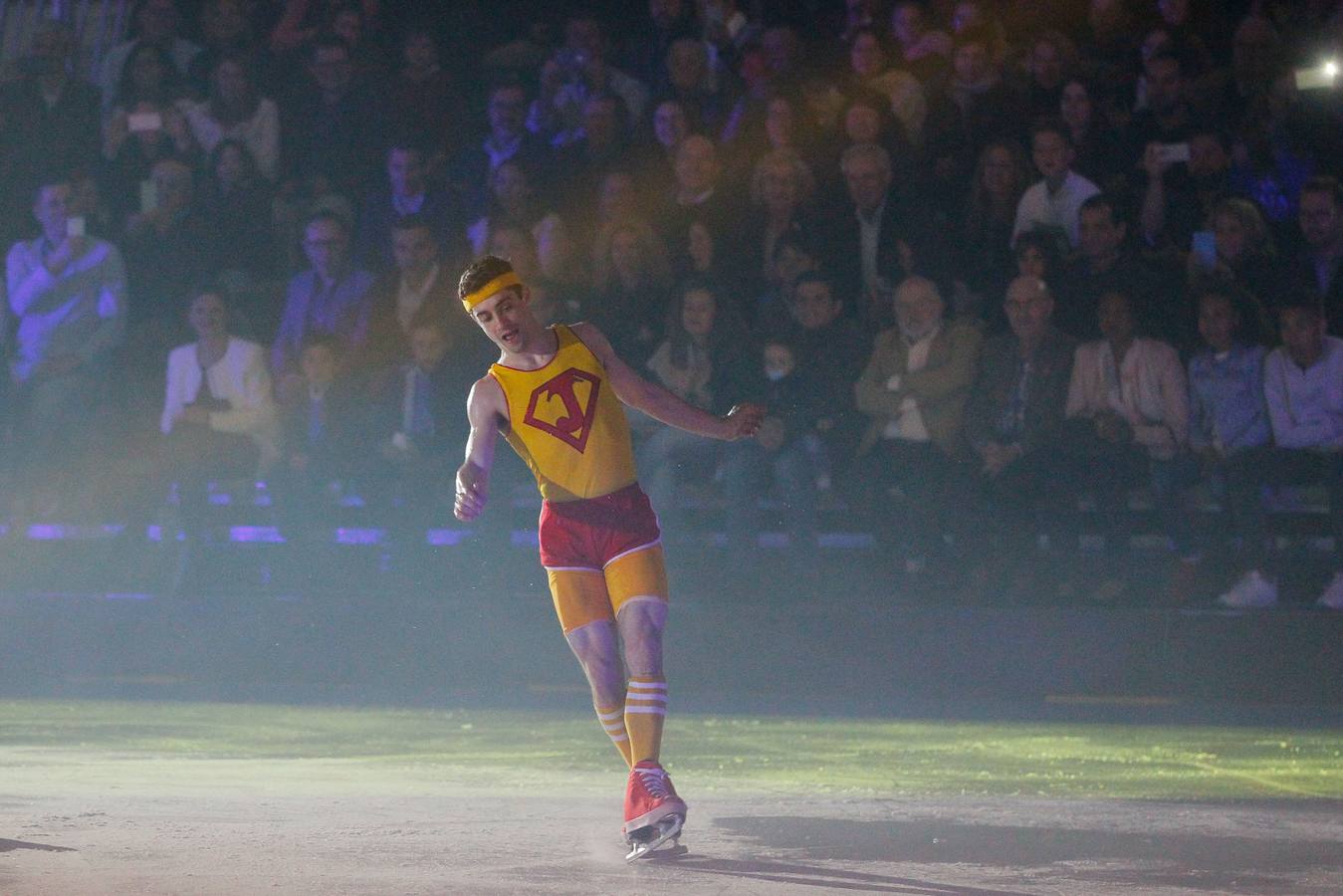 El patinador JAvier Fernández siempre ha destacado por lucir un vestuario de lo más original. De pirata, de 'SuperJavi', de payaso, de torero...