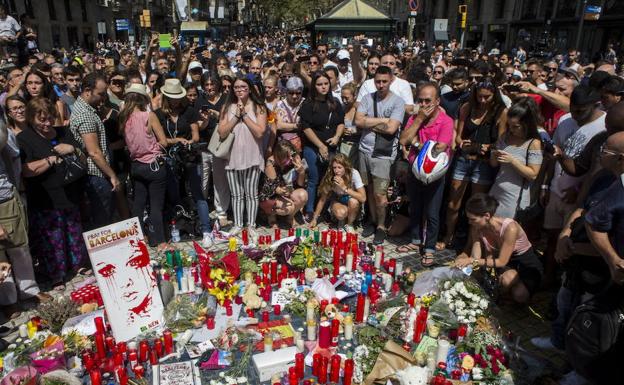 Homenaje a las víctimas en Barcelona.