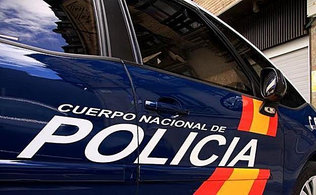 Detenido en Gijón por no dejar entrar a su madre en casa porque estaba dando una fiesta