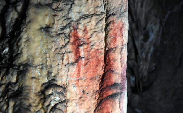 Una de las pinturas fechadas en la Cueva de Ardales. 