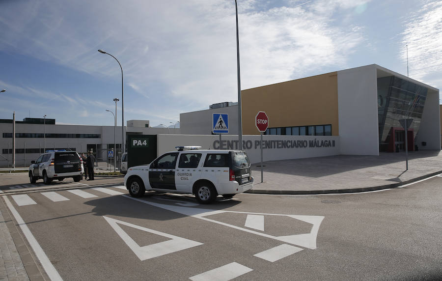El centro penitenciario Málaga II, ubicado en Archidona, tiene 1.008 celdas en las que se pueden internar en torno a 2.000 reclusos. 