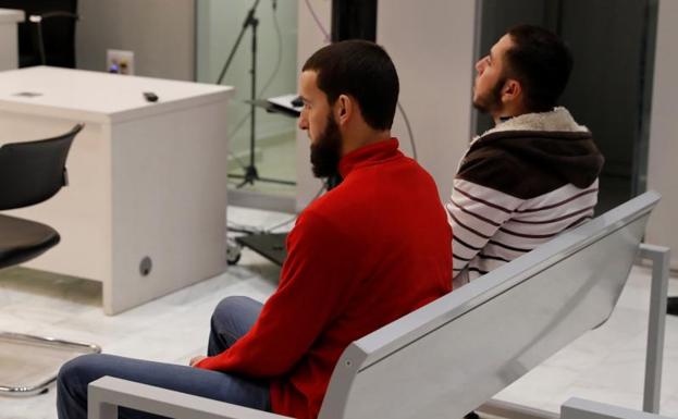 Juicio en la Audiencia Nacional de los presuntos yihadistas de origen de marroquí Ilyas Chentouf y Fouad Bouchihan.