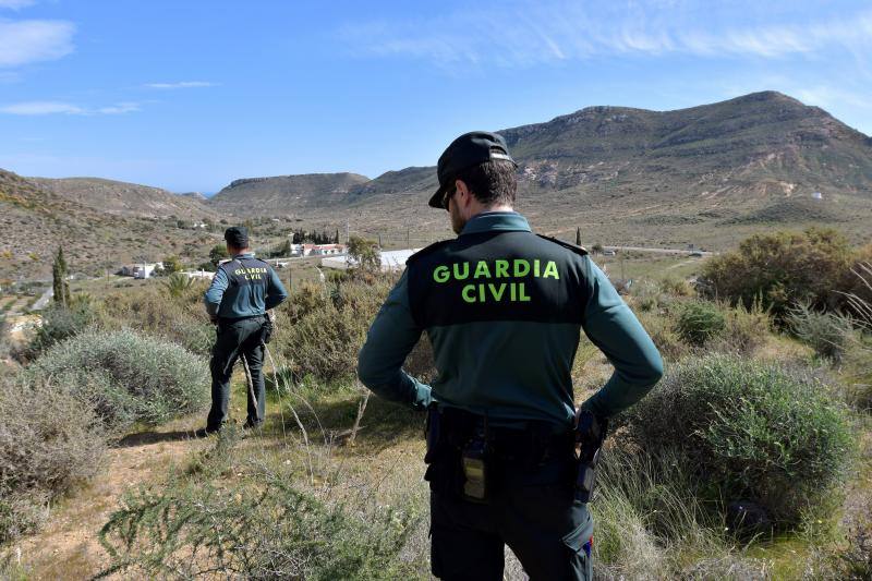 Dispositivo de búsqueda del niño desaparecido ayer en la barriada de Las Hortichuelas en Nijar (Almeria) en el que han participado Guardia Civil, Protección Civil y decenas de ciudadanos