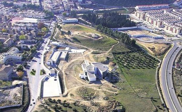 Detenidos cuatro jóvenes, uno menor de edad, por la quema intencionada de contenedores en Antequera