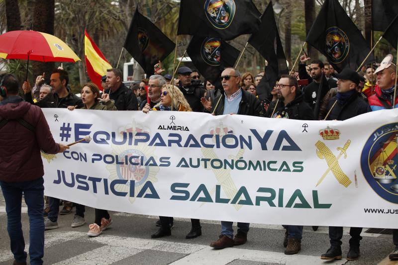 Jusapol protesta para seguir defendiendo ante el Gobierno central la necesidad de que sus sueldos sean iguales a los de otras policías y cuerpos de seguridad autonómicos