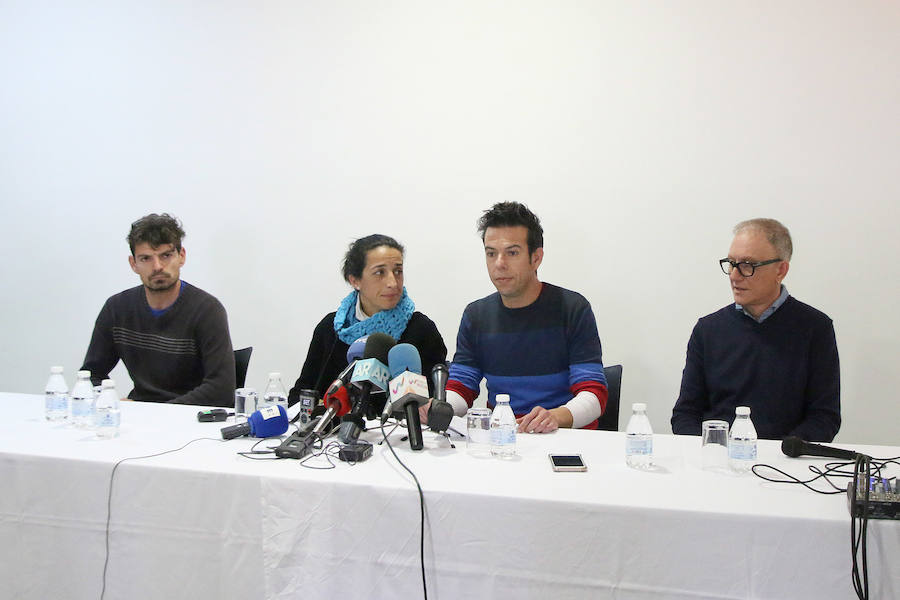 Patricia Ramírez y Ángel Cruz, los padres de Gabriel, el menor desaparecido hace once días en Níjar, han encabezado la concentración que ha tenido lugar este viernes en Almería para reclamar el regreso a casa de su hijo. 