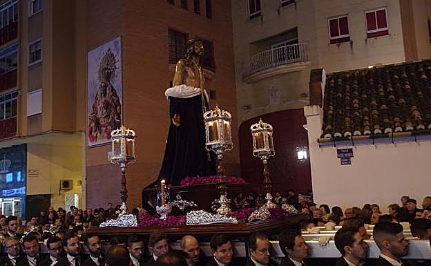 El Suplicio salió de su ermita, fue a la parroquia de la Amargura para un Vía Crucis y regresó a su ermitas.