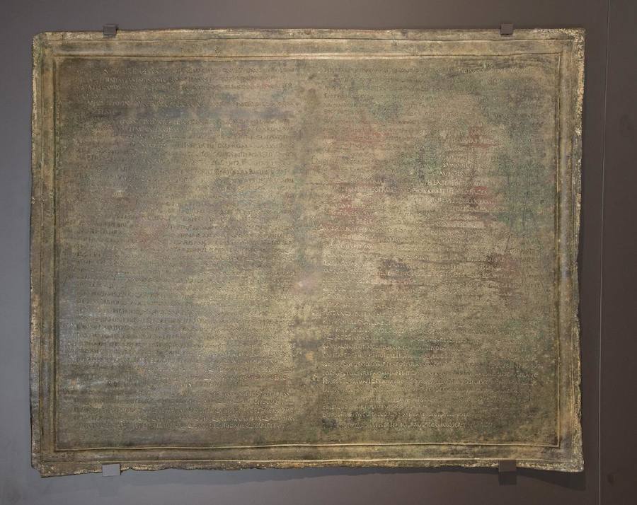 La Lex Flaxia Malacitana es un conjunto de cinco planchas de bronce que recogen el código cívico que regía la convivencia en la ciudad romana de Malaca. La pieza fue adquirida por Jorge Loring, que luego la vendió al Estado, y se expone en el Museo Arqueológico Nacional