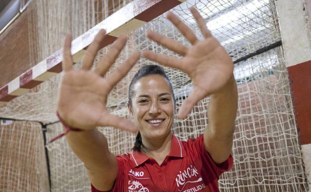 La portera Virginia Fernández deja el Rincón Fertilidad a un mes de la Copa de la Reina