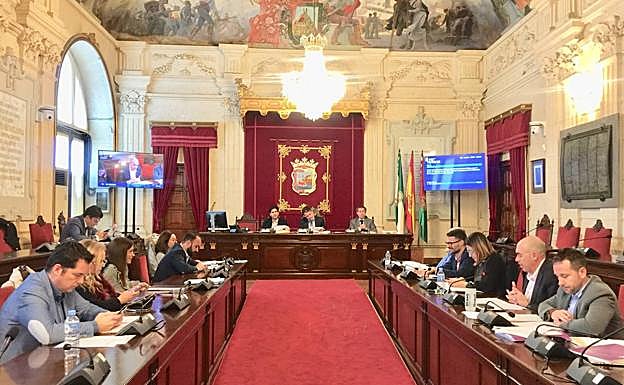 Conde preside la comisión de Economía. 