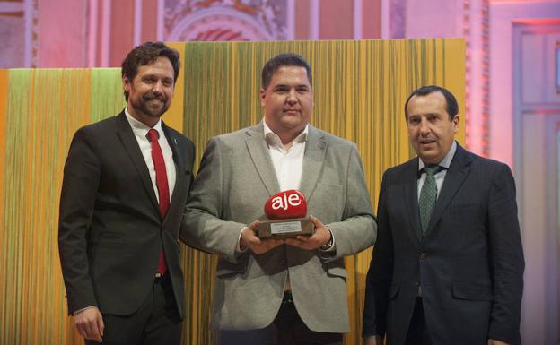 Enrique de Hoyos, Agustín Ramírez (director de Aganova) y Ruiz Espejo, ayer.