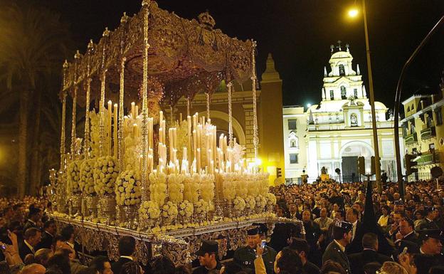 La Macarena es una de las imágenes que generan más fervor en la ciudad de Sevilla. 