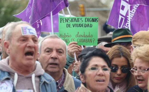 La pensión de las viudas, camino de equipararse al salario mínimo