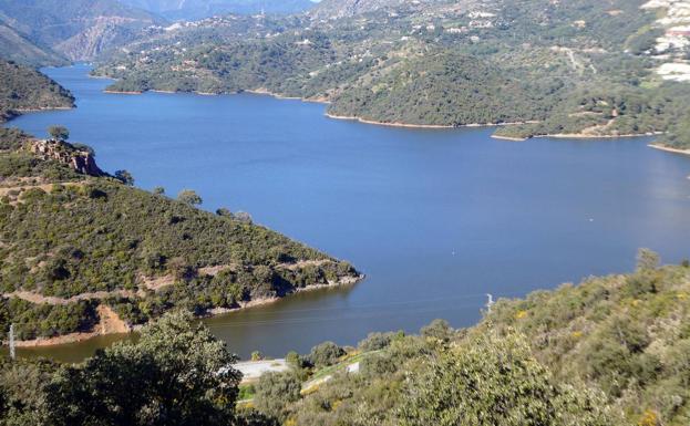 Aspecto que presenta el embalse de La Concepción, inaugurado en 1972 y principal recurso hídrico de la Costa del Sol. :