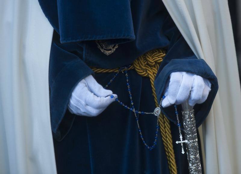 Así ha sido el desfile procesional de la Cofradía de la Sagrada Cena durante la Semana Santa 2018.