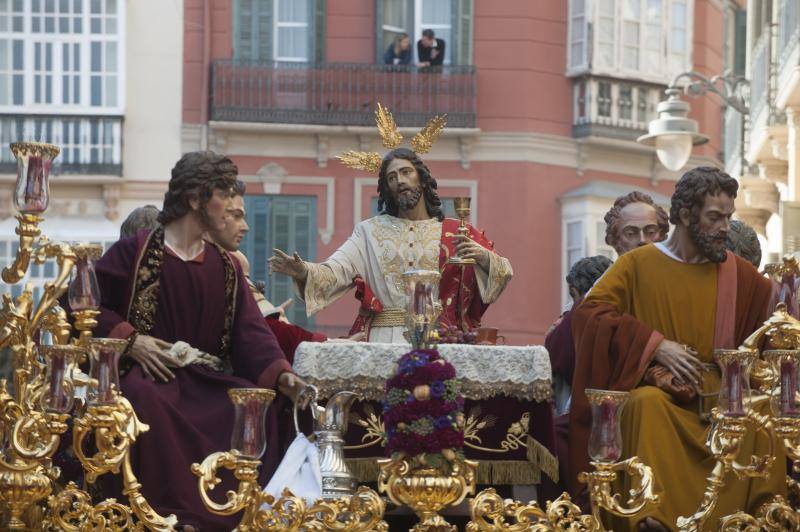 Así ha sido el desfile procesional de la Cofradía de la Sagrada Cena durante la Semana Santa 2018.