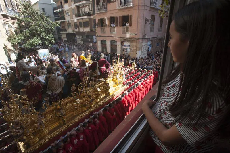 Así ha sido el desfile procesional de la Cofradía de la Sagrada Cena durante la Semana Santa 2018.