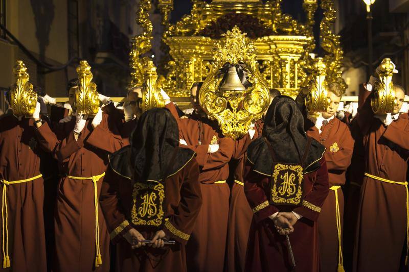 Fotos de los desfiles de Santa Cruz, Cena, Viñeros, Mena, Misericordia, Zamarrilla, Esperanza y Vera Cruz