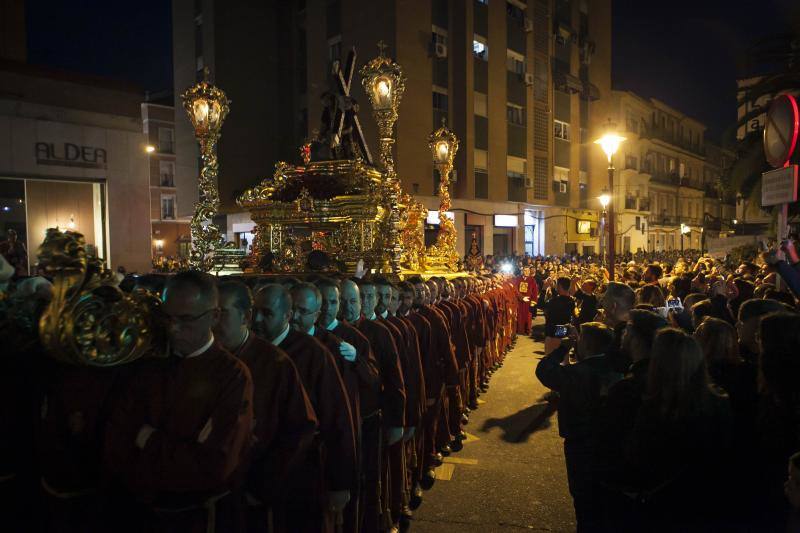 Fotos de los desfiles de Santa Cruz, Cena, Viñeros, Mena, Misericordia, Zamarrilla, Esperanza y Vera Cruz