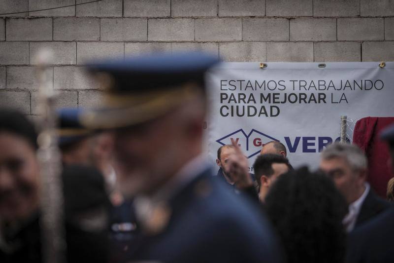 Fotos de los desfiles de Santa Cruz, Cena, Viñeros, Mena, Misericordia, Zamarrilla, Esperanza y Vera Cruz