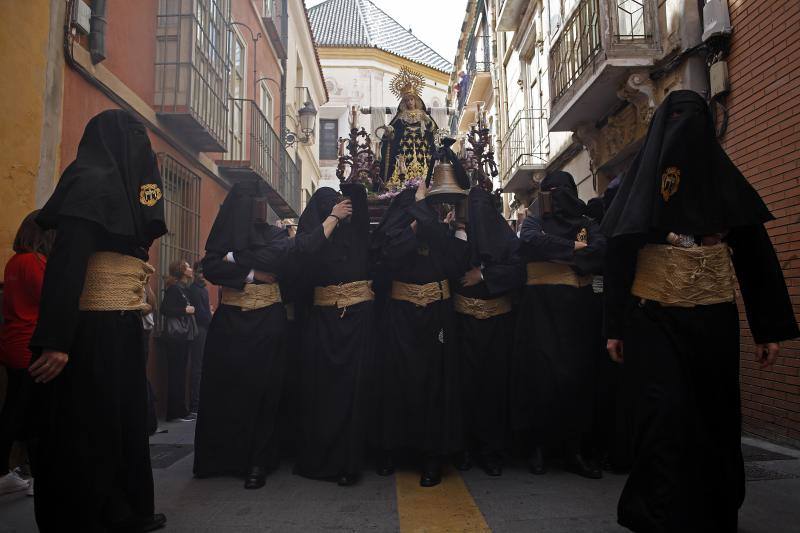 Fotos de los desfiles de Santa Cruz, Cena, Viñeros, Mena, Misericordia, Zamarrilla, Esperanza y Vera Cruz