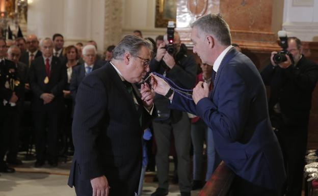 Imagen principal - Carolina España, Antonio Sanz, Rafael Catalá, Juan Manuel Moreno, Juan Ignacio Zoido, Elías Bendodo y Miguel Briones, entre los protagonistas.