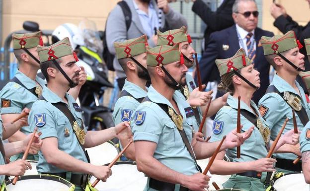 Galería. tTodas las fotos del desembarco de la Legión y el traslado del Cristo de Mena.