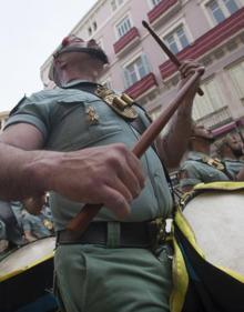 Imagen secundaria 2 - Semana Santa Málaga | Jueves Santo | Crónica del desembarco de la Legión y traslado del Cristo de Mena