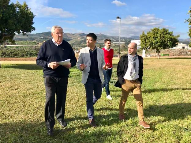 El edil de Parques y Jardines, Marcelino Méndez-Trelles, en una visita.