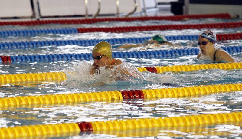 Las instalaciones de Inacua viven estos días una auténtica pasión por la natación, con las gradas llenas y un gran ambiente de compañerismo entre aficionados y clubes en el Campeonato de España.