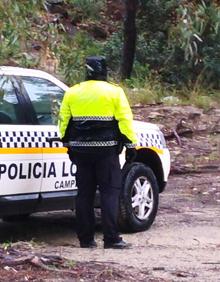 Imagen secundaria 2 - La Protectora de Málaga rescata a una pastor alemán con tres crías abandonada en El Chorro