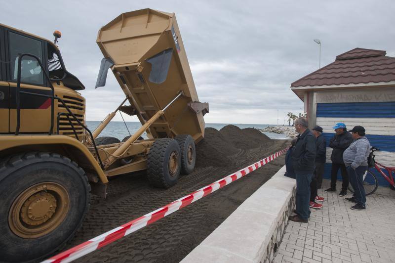 La Autoridad Portuaria la regenera con 20.000 metros cúbicos de arena