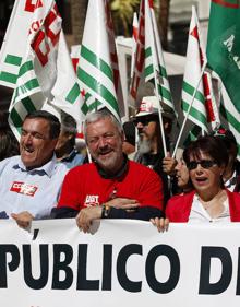Imagen secundaria 2 - Multitudinaria manifestación en Málaga por una pensiones dignas