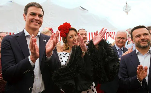 Pedro Sánchez y Susana Díaz, juntos en la Feria de Sevilla este martes. 