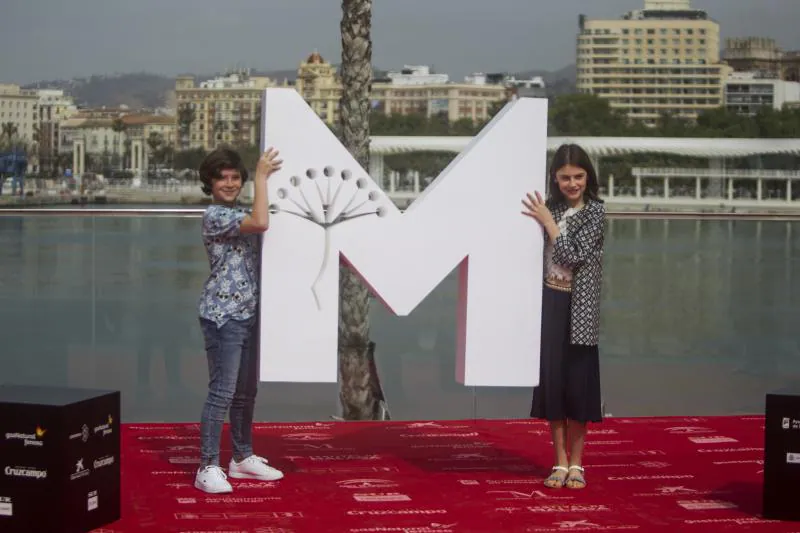 Elenco de la película que clausura el certamen 'El mejor verano de mi vida'.