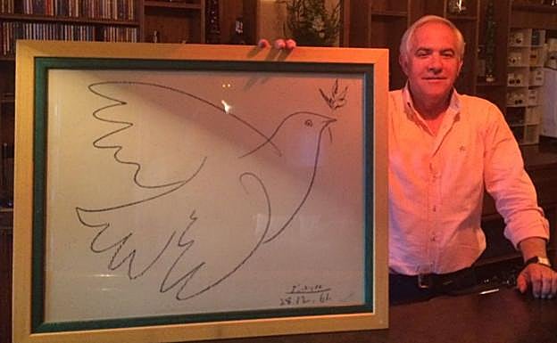 Sebastián Nieblas durante la última jornada en la que el local ha estado abierto. 