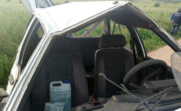 Interior del vehículo accidentado. 