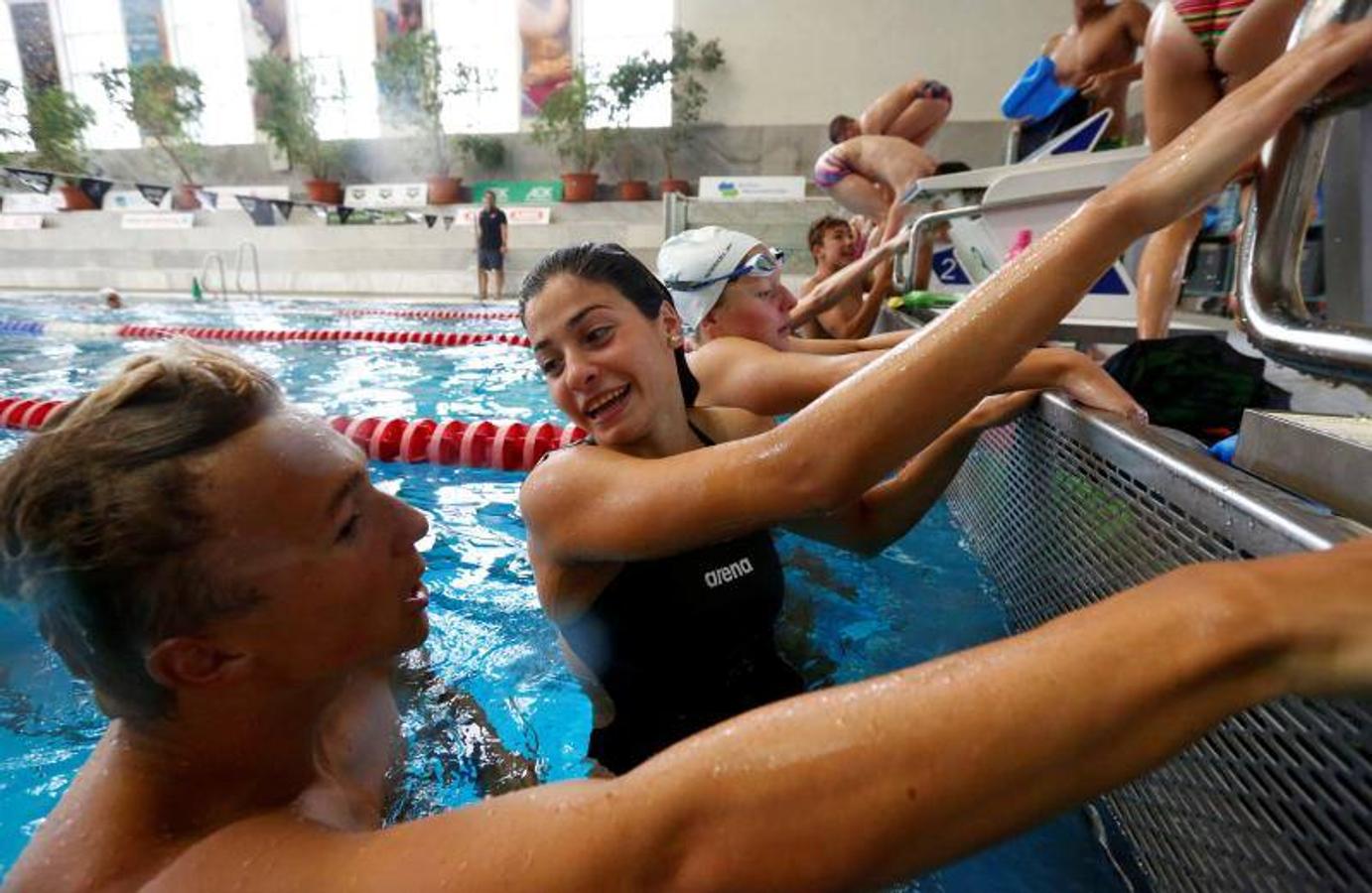 Yusra Mardini se jugó la vida en las aguas del Mediterráneo en 2015 escapando de la guerra en Siria. Se protegió en Alemania, donde entrenó hasta lograr representar a su país en los Juegos Olímpicos de Río de Janeiro en 2016. Ahora, con 20 años, su increíble historia de supervivencia se llevará al cine.