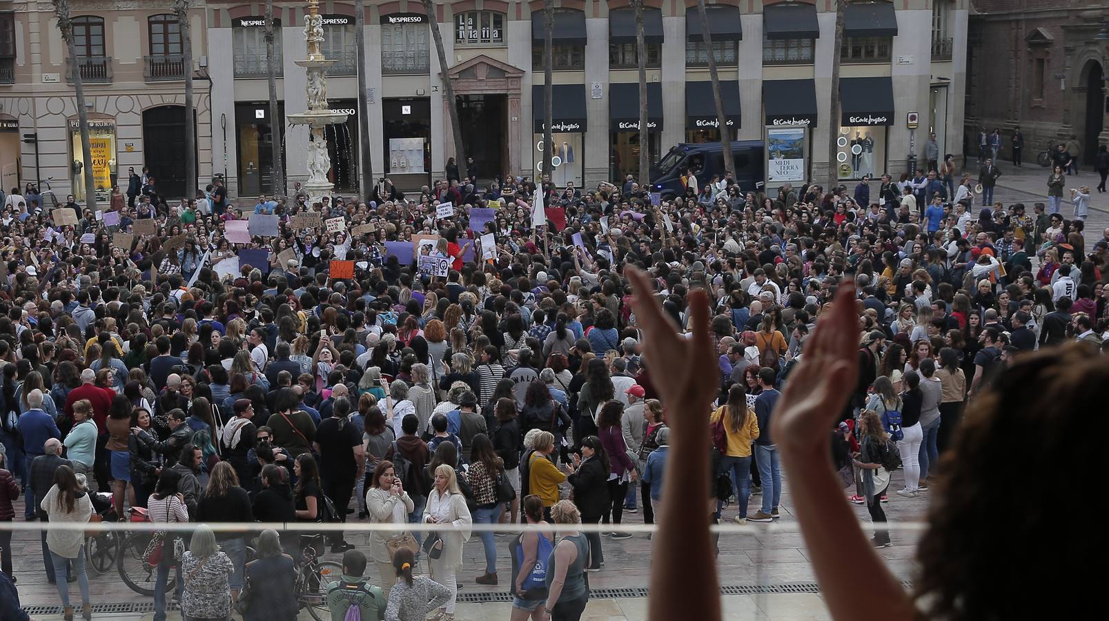 Colectivos y asociaciones feministas impulsan protestas en ciudades de toda España