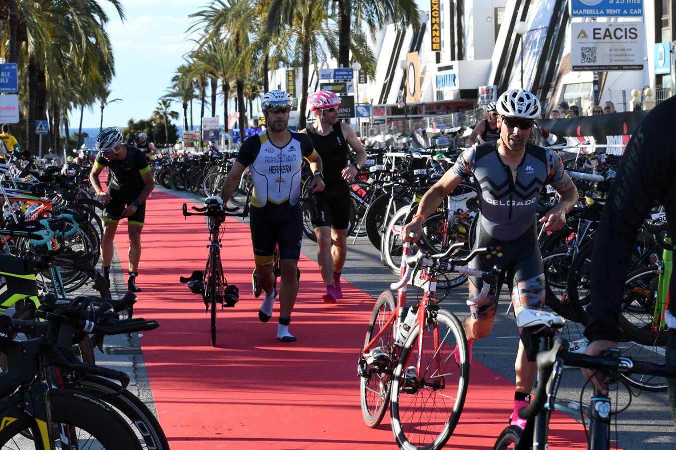 El británico David McNamee ha conquistado el primer Ironman 70.3 Marbella que abre el calendario europeo de la especialidad. En total había 2.500 inscritos