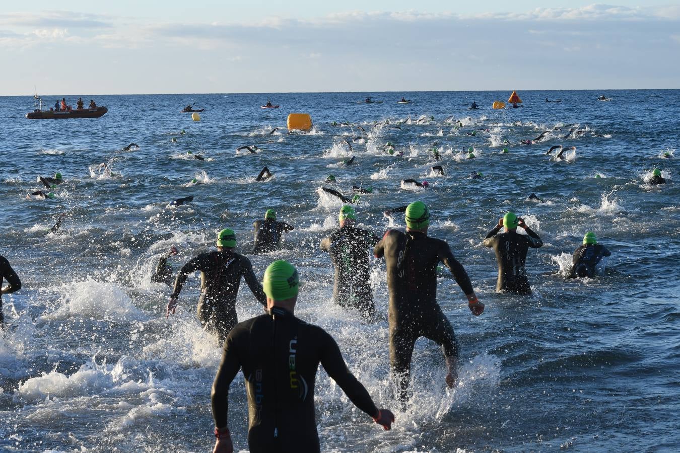 El británico ha conquistado el primer Ironman 70.3 Marbella que abre el calendario europeo de la especialidad. En total había 2.500 inscritos