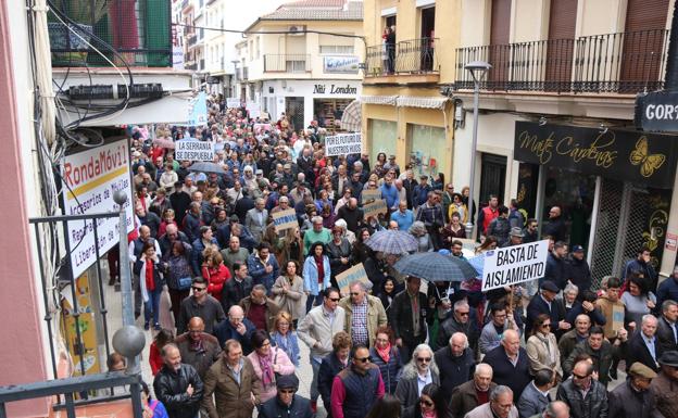 Multitudinaria manifestación en Ronda para exigir una conexión por autovía